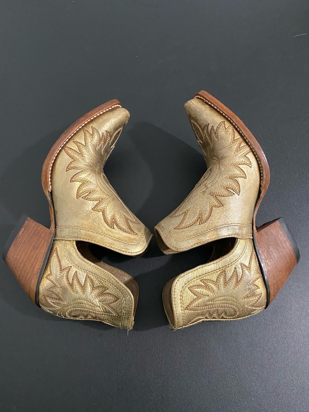 Ariat Y2K Dixon Distressed Gold Western Boots Size 7 Handcrafted Coastal Cowgirl - Picture 13 of 16